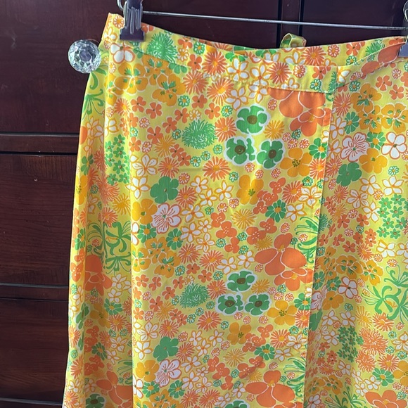 Lilly Pulitzer Vintage “The Lilly” Floral Print Wrap Skirt with Patch Pocket - Picture 8 of 13
